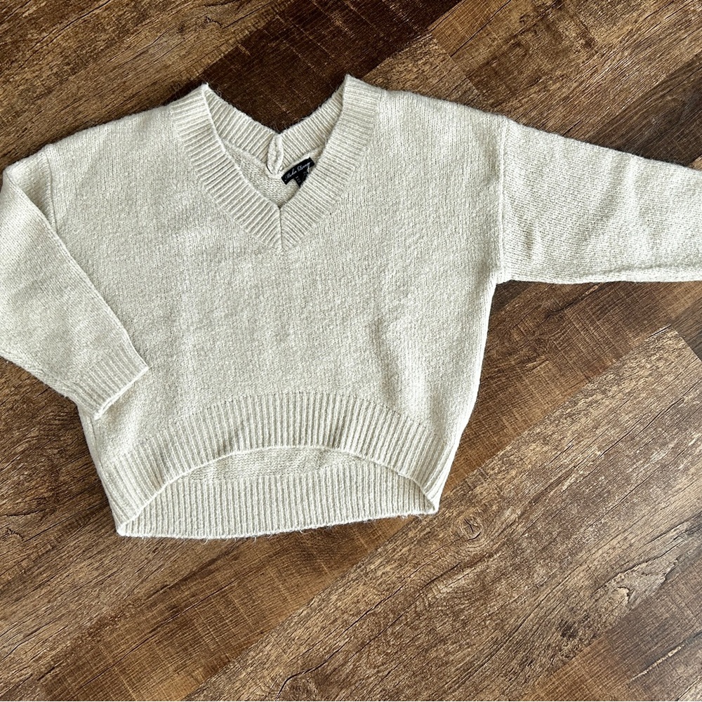 Elegant Cream V-Neck Sweater